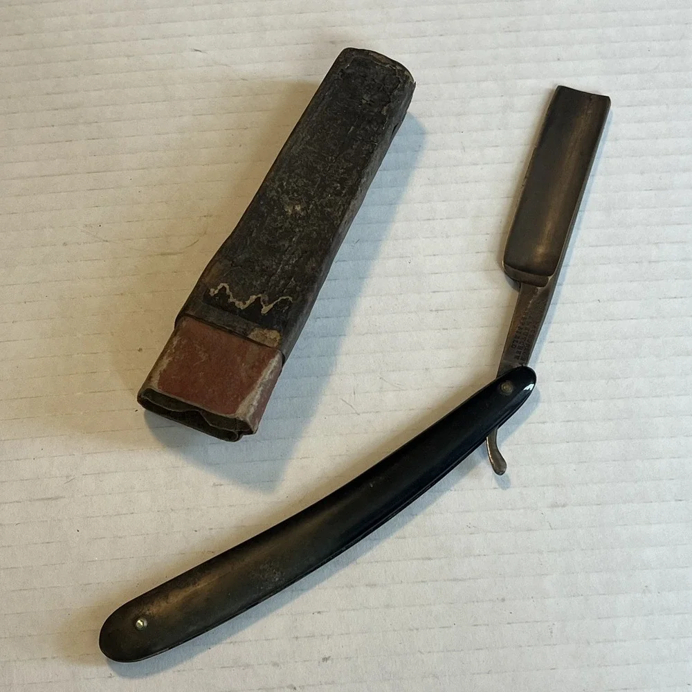 Antique WADE & BUTCHER Sheffield Straight Razor Foldable Black Handle w Case